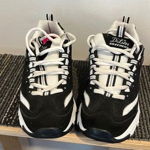 COPY - Skechers Chunky Sneakers size 7